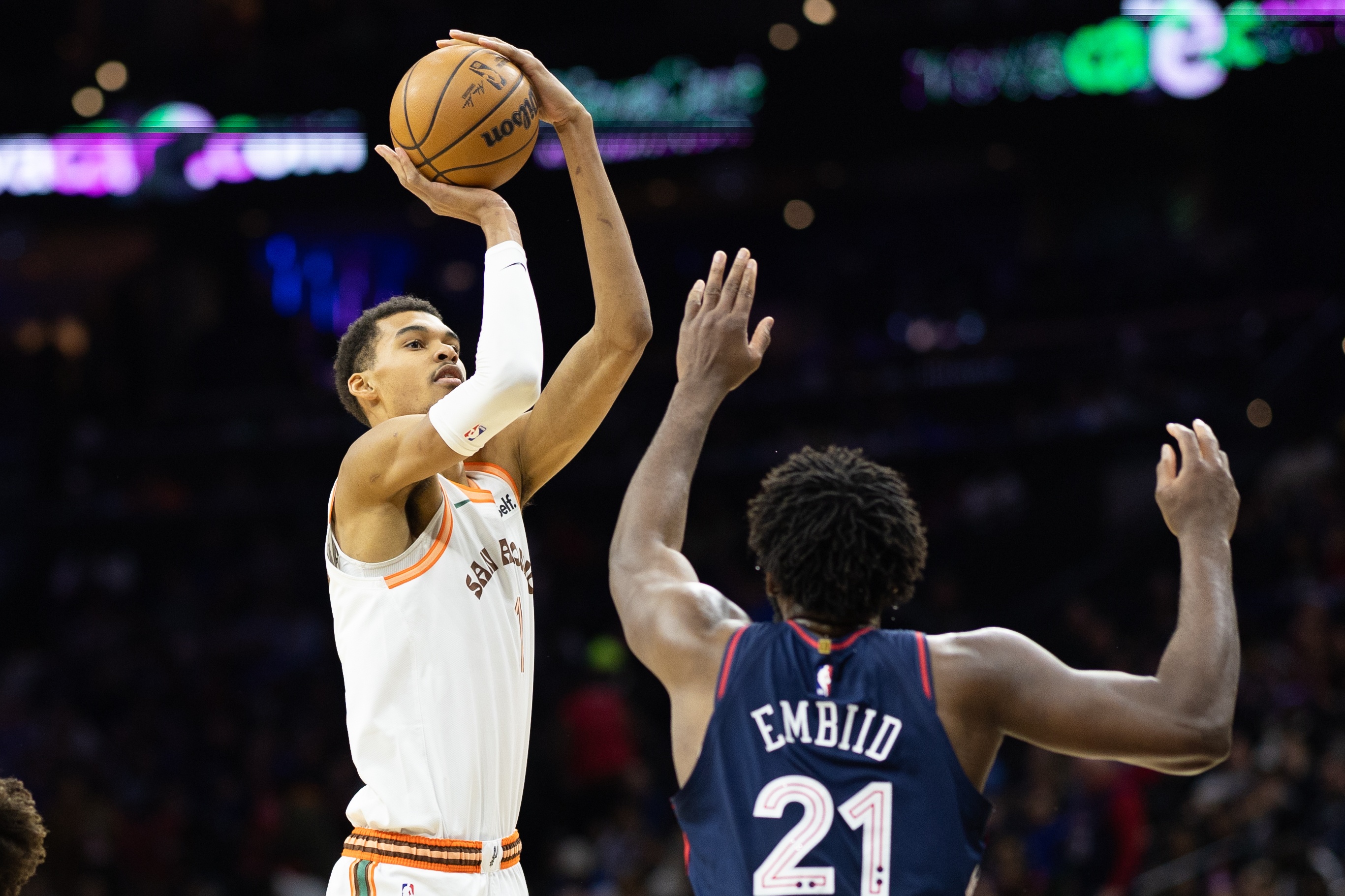 世界杯赛程-巴图姆：恩比德说文班无法打破盖帽纪录 因没人敢在他面前投篮